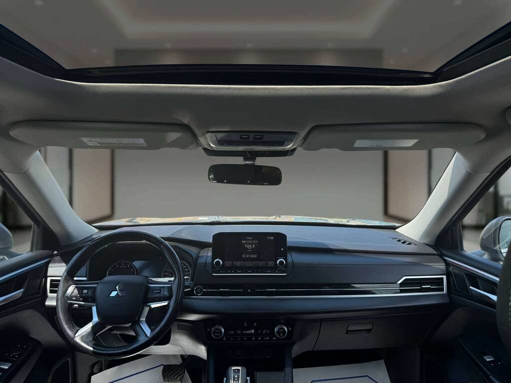 2022 Mitsubishi Outlander SE   7 PASS   PANO   CARPLAY   B\U CAM in Oakville, Ontario - 13 - w1024h768px
