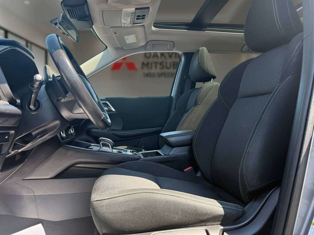 2022 Mitsubishi Outlander SE   7 PASS   PANO   CARPLAY   B\U CAM in Oakville, Ontario - 11 - w1024h768px