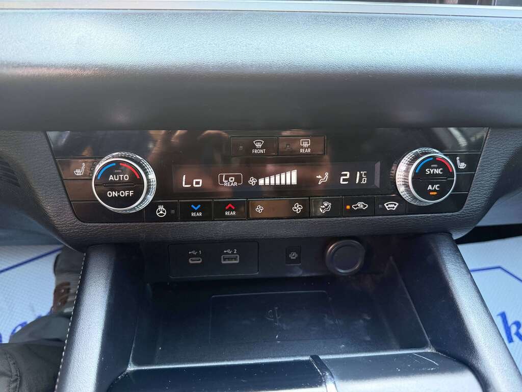 2022 Mitsubishi Outlander SE   7 PASS   PANO   CARPLAY   B\U CAM in Oakville, Ontario - 18 - w1024h768px