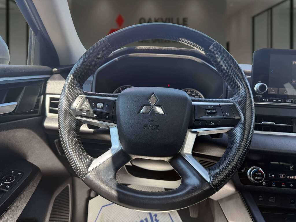 2022 Mitsubishi Outlander SE   7 PASS   PANO   CARPLAY   B\U CAM in Oakville, Ontario - 15 - w1024h768px
