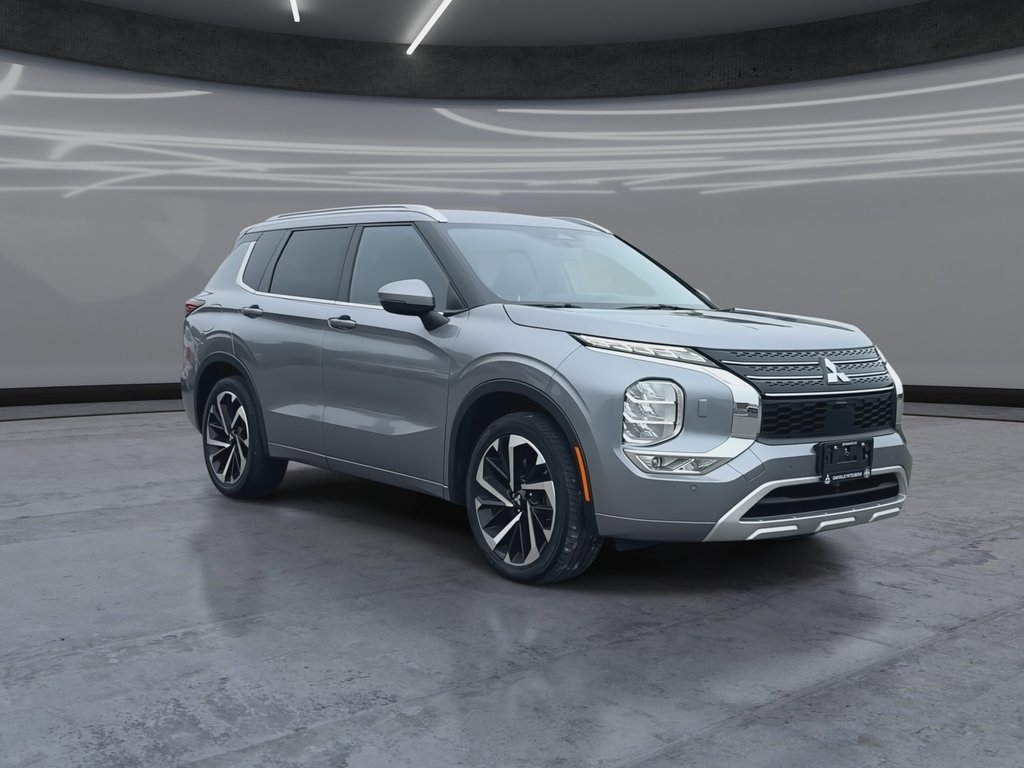2022 Mitsubishi Outlander GT in Oakville, Ontario - 2 - w1024h768px