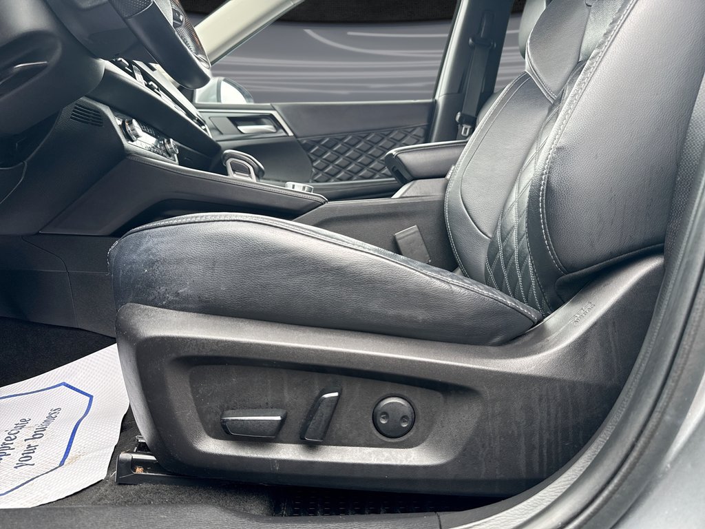 2022 Mitsubishi Outlander GT in Oakville, Ontario - 14 - w1024h768px