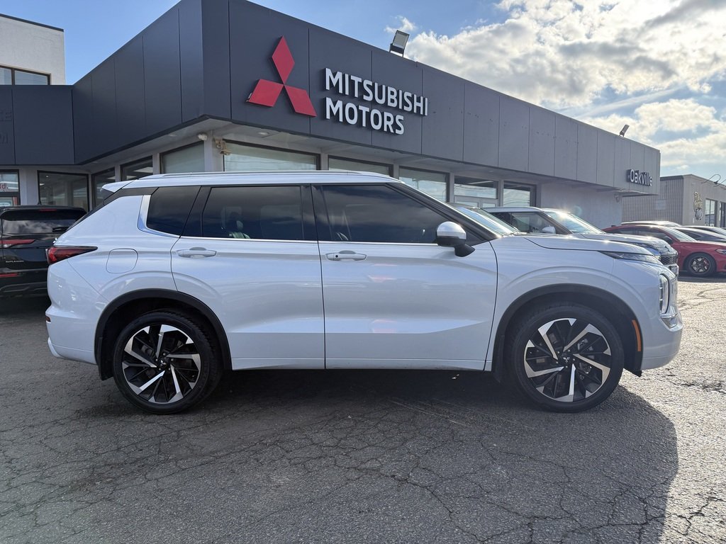2023 Mitsubishi Outlander GT-P   CPO   S-AWC   7 PASS   PANO   BOSE   NAV in Oakville, Ontario - 9 - w1024h768px