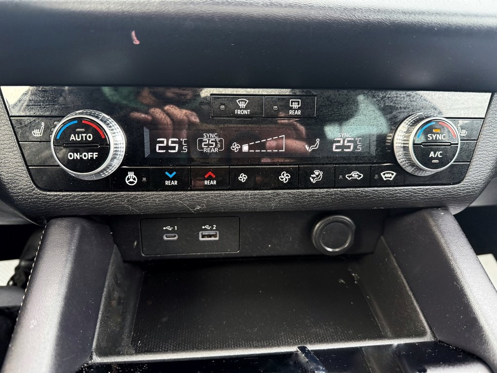 2023 Mitsubishi Outlander LE   S-AWC   RATES AS LOW AS 0.90 %   PANO   NAV in Oakville, Ontario - 17 - w1024h768px