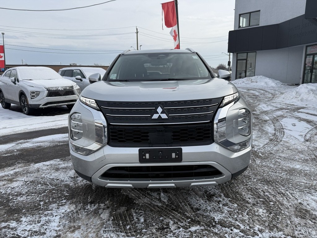 2023 Mitsubishi Outlander LE   S-AWC   RATES AS LOW AS 0.90 %   PANO   NAV in Oakville, Ontario - 3 - w1024h768px