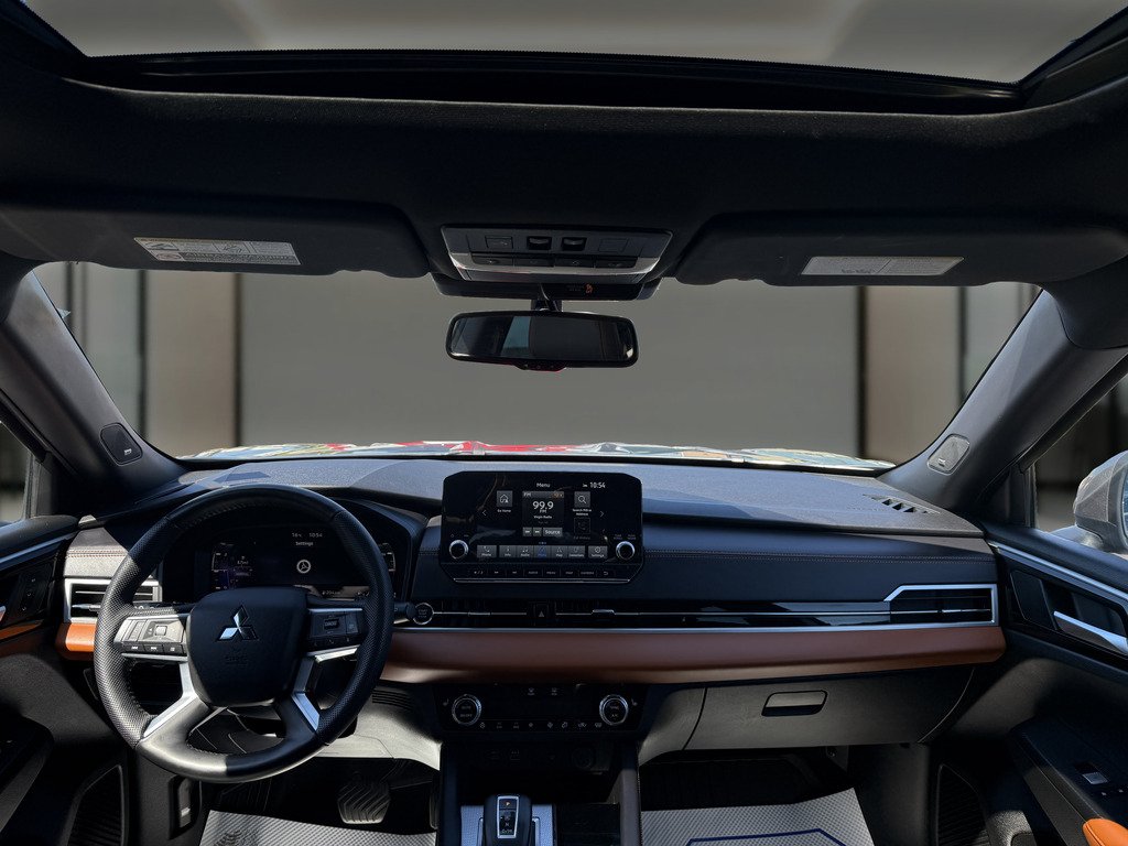 2023 Mitsubishi Outlander GT-PREM   7PASS   CPO   RATES STARTING 0.9% in Oakville, Ontario - 13 - w1024h768px