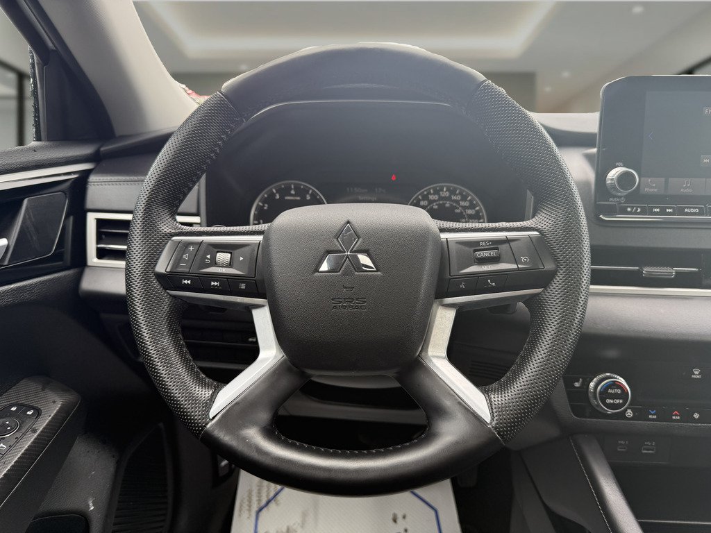2023 Mitsubishi Outlander SE   S-AWC   CPO   RATES AS LOW AS 0.90% in Oakville, Ontario - 14 - w1024h768px