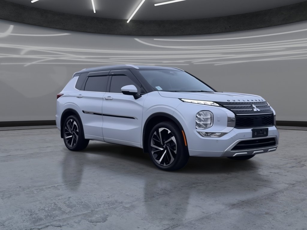 2023 Mitsubishi Outlander GT in Oakville, Ontario - 2 - w1024h768px