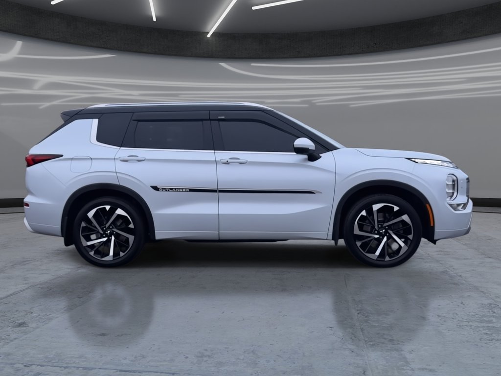 2023 Mitsubishi Outlander GT in Oakville, Ontario - 9 - w1024h768px