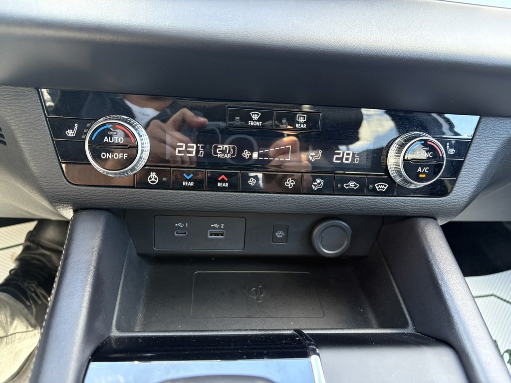 2024 Mitsubishi Outlander LE   S-AWC   RATES AS LOW AS 0.90 %   PANO   NAV in Oakville, Ontario - 19 - w1024h768px