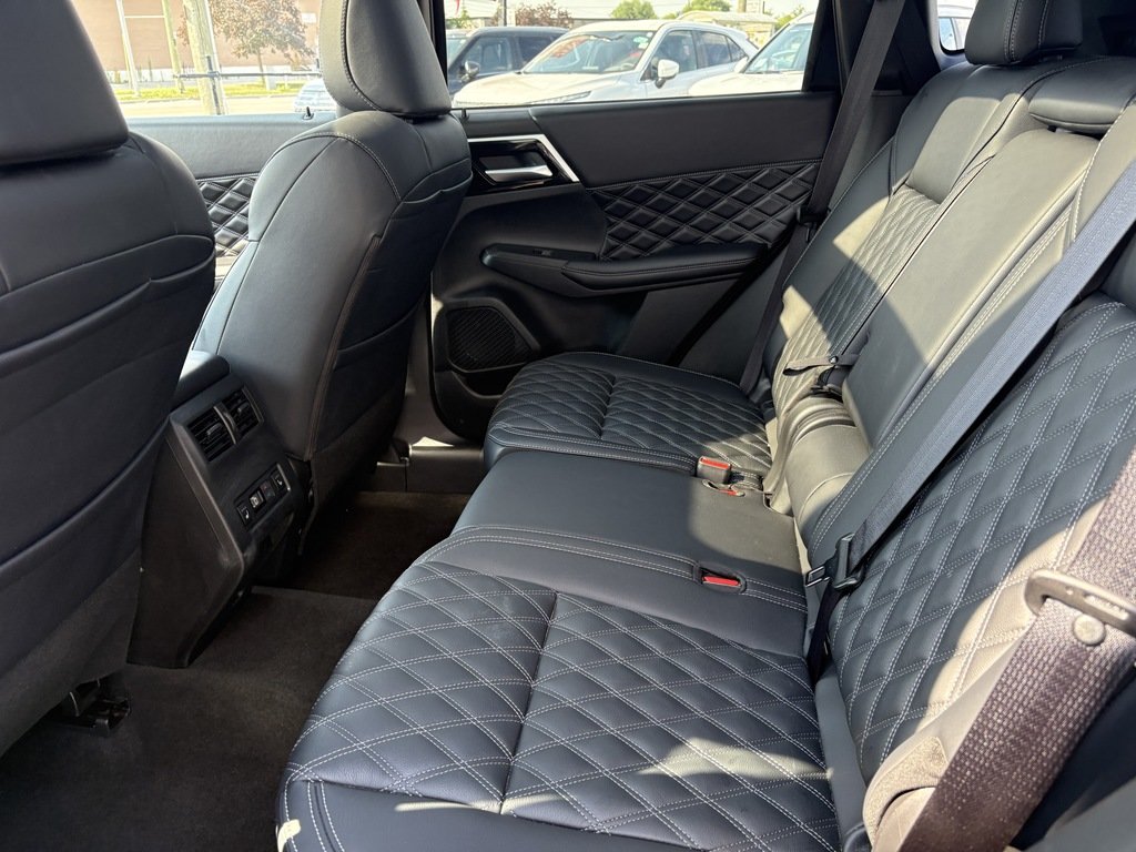 2024 Mitsubishi Outlander CPO   SEL   S-AWC   LEATAHER   7 PASS   360 CAM in Oakville, Ontario - 24 - w1024h768px