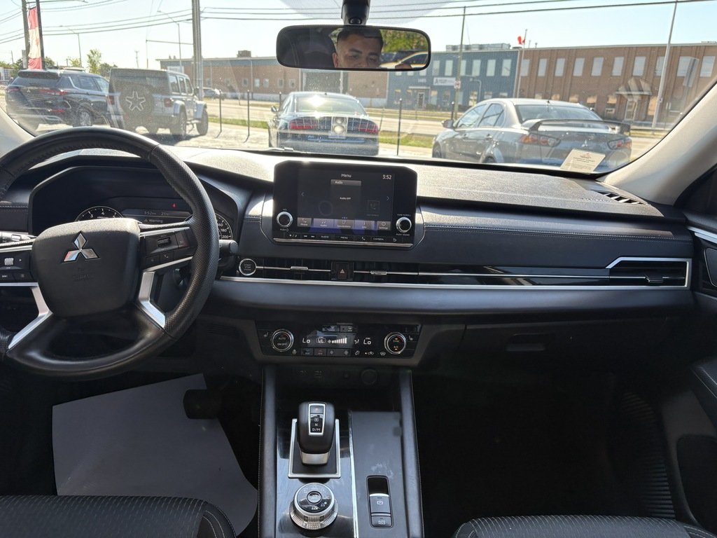 2024 Mitsubishi Outlander SE   S-AWC   7 PASS   PANO   CARPLAY   BLIND SPOT in Oakville, Ontario - 19 - w1024h768px