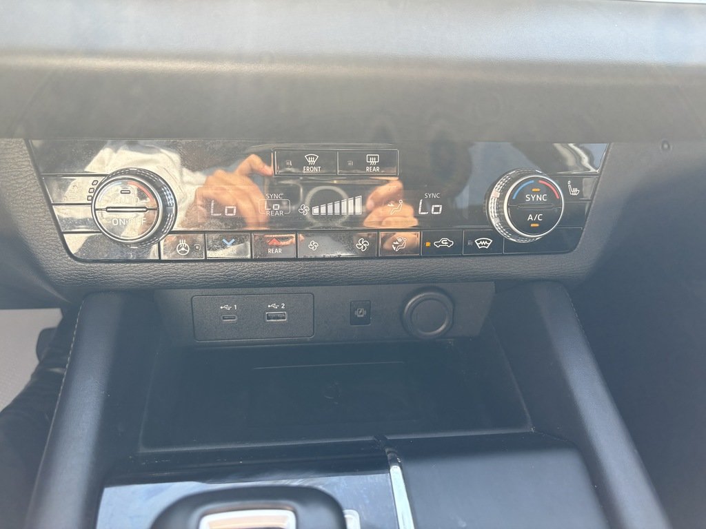 2024 Mitsubishi Outlander SE   S-AWC   7 PASS   PANO   CARPLAY   BLIND SPOT in Oakville, Ontario - 17 - w1024h768px