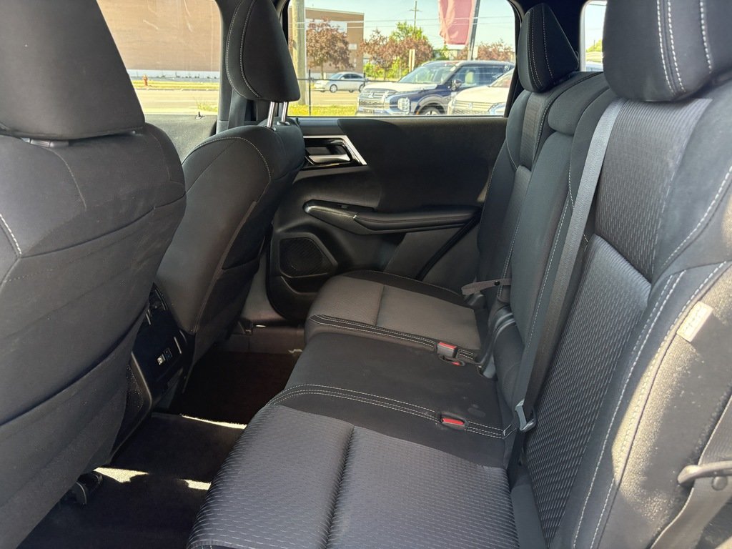 2024 Mitsubishi Outlander SE   S-AWC   7 PASS   PANO   CARPLAY   BLIND SPOT in Oakville, Ontario - 21 - w1024h768px