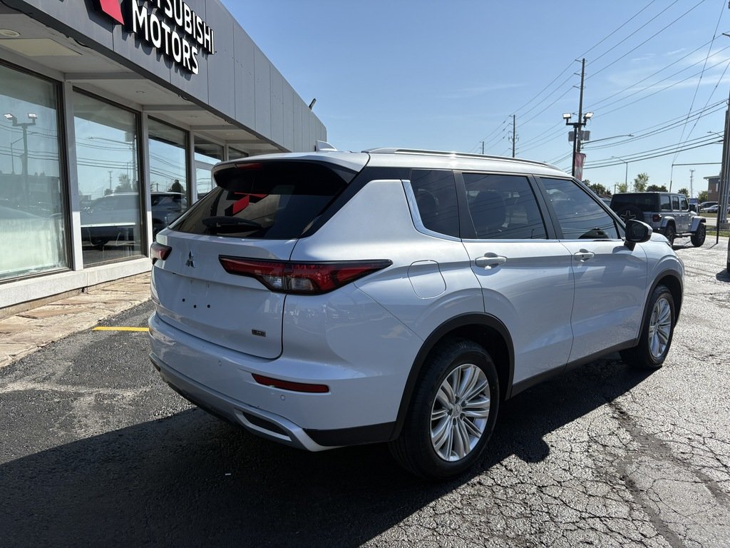 2024 Mitsubishi Outlander SE   S-AWC   7 PASS   PANO   CARPLAY   BLIND SPOT in Oakville, Ontario - 8 - w1024h768px