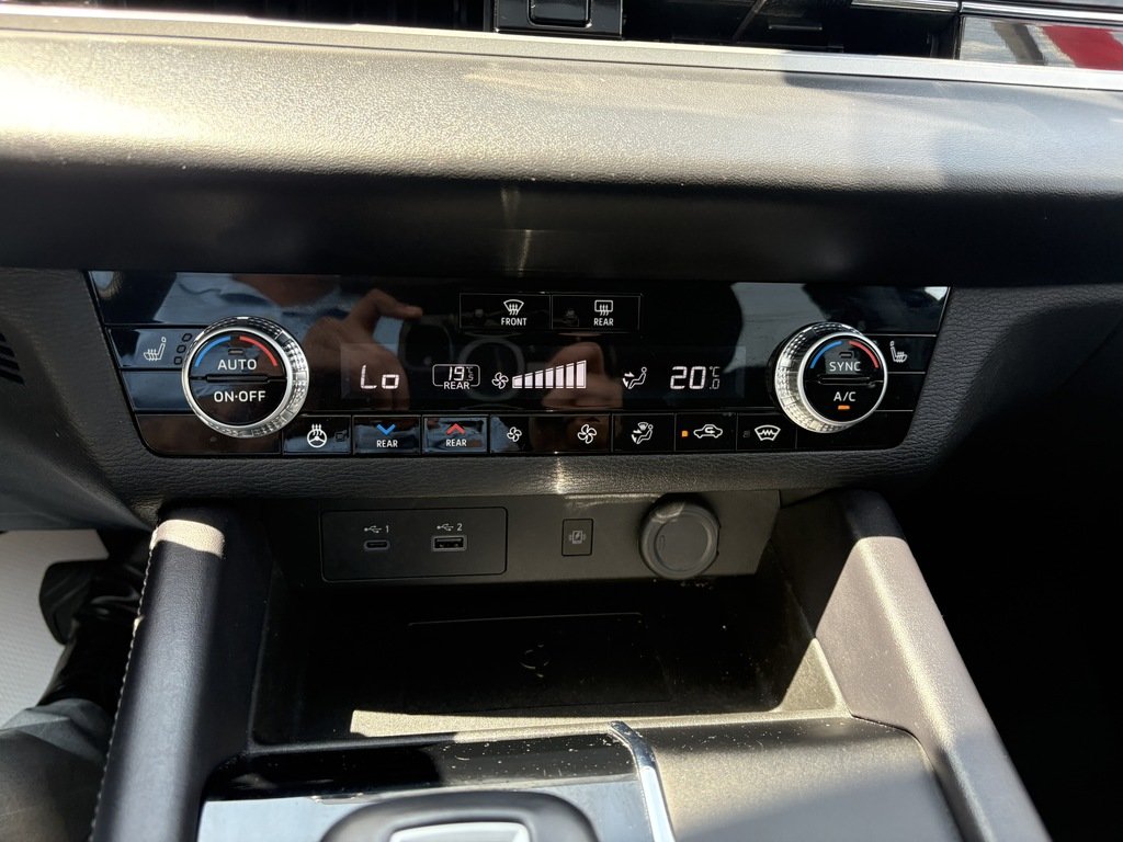 2024 Mitsubishi Outlander SE   S-AWC   7 PASS   PANO   CARPLAY   BLIND SPOT in Oakville, Ontario - 16 - w1024h768px