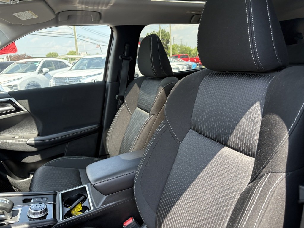 2024 Mitsubishi Outlander SE   S-AWC   7 PASS   PANO   CARPLAY   BLIND SPOT in Oakville, Ontario - 11 - w1024h768px