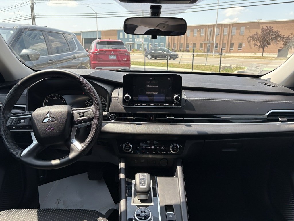 2024 Mitsubishi Outlander SE   S-AWC   7 PASS   PANO   CARPLAY   BLIND SPOT in Oakville, Ontario - 17 - w1024h768px