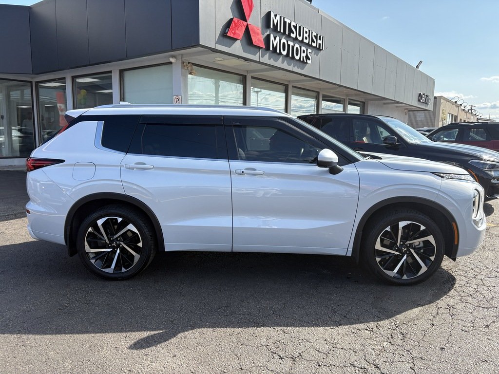 2024 Mitsubishi Outlander GT   CPO   7 PASS   S-AWC   LTHR   360 CAM   NAV in Oakville, Ontario - 9 - w1024h768px