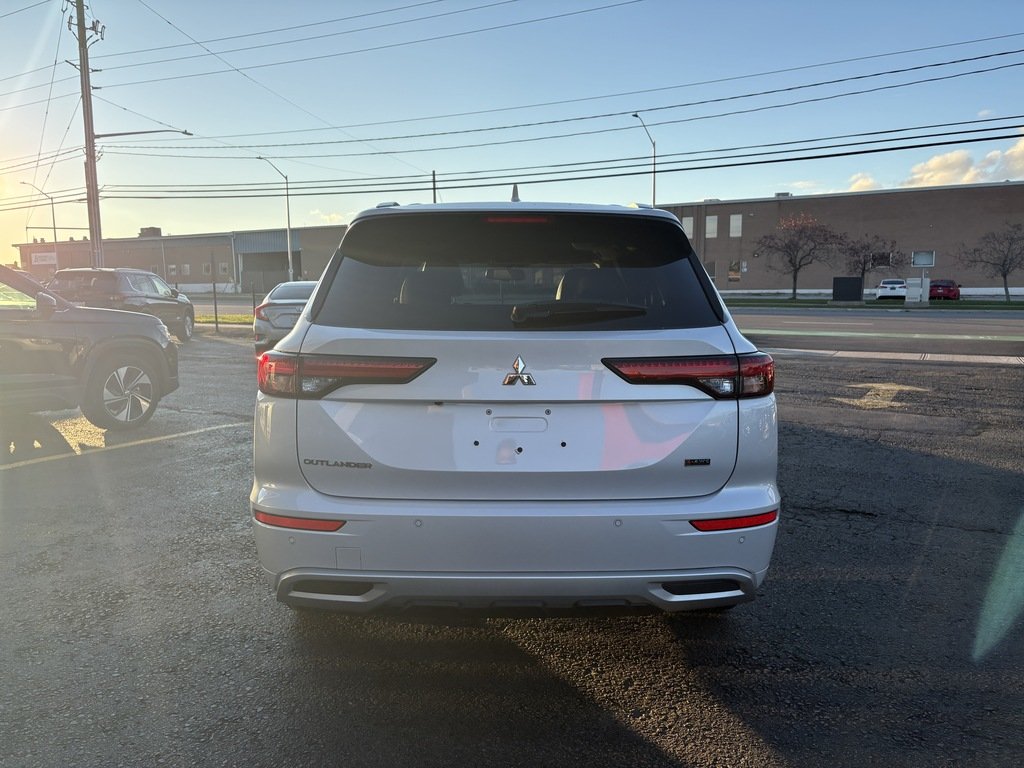 2024 Mitsubishi Outlander GT   S-AWC   CPO   7 PASS   HUD   BOSE   360 CAM in Oakville, Ontario - 7 - w1024h768px