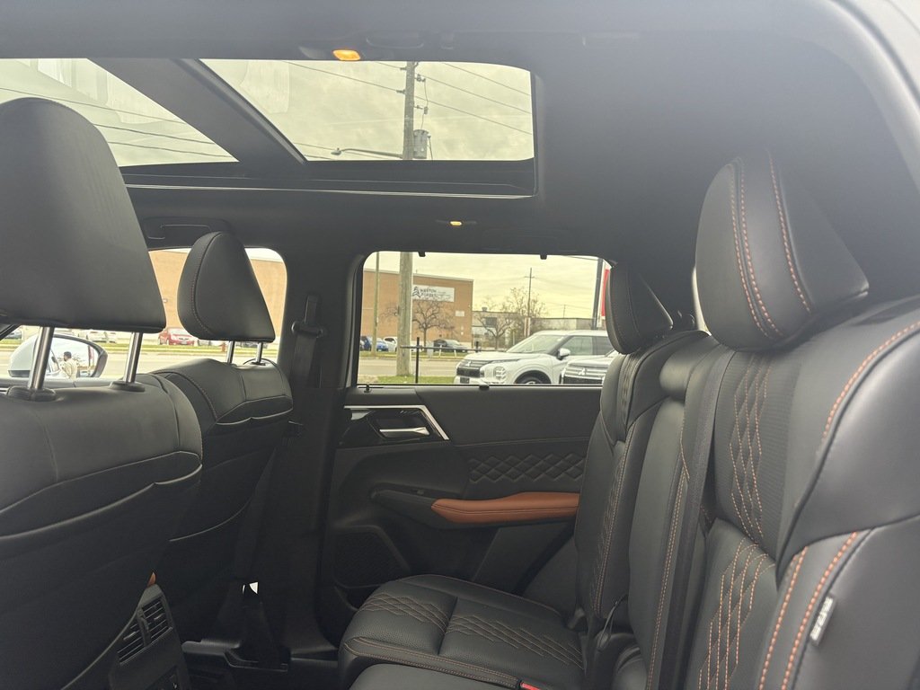 2024 Mitsubishi Outlander PHEV GT -P   PHEV   CPO   7 PASS   BOSE   HUD   NAV in Oakville, Ontario - 23 - w1024h768px