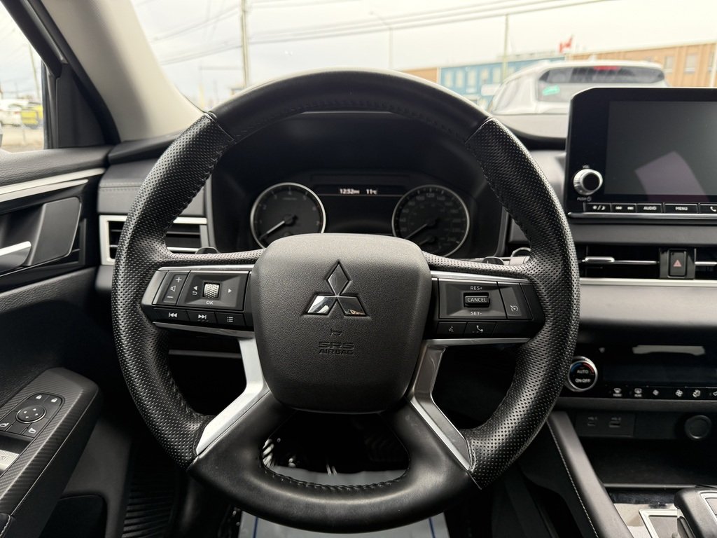 2024 Mitsubishi Outlander ES   CPO   S-AWC   7 PASS   CARPLAY   BLIND SPOT in Oakville, Ontario - 14 - w1024h768px