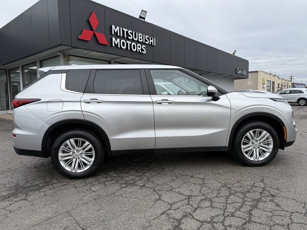 2024 Mitsubishi Outlander ES   CPO   S-AWC   7 PASS   CARPLAY   BLIND SPOT in Oakville, Ontario - 9 - w1024h768px