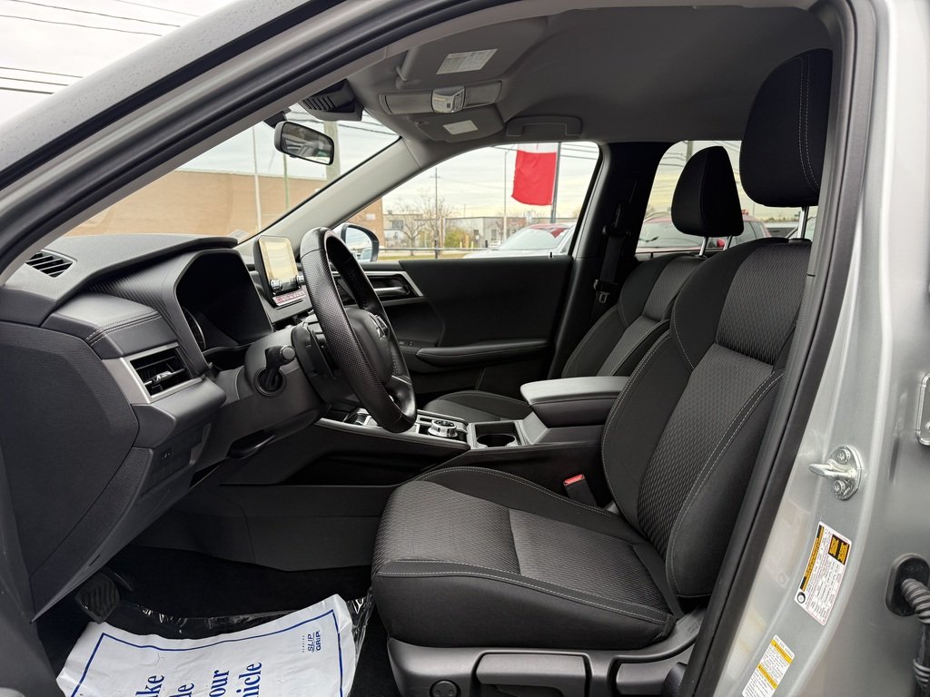 2024 Mitsubishi Outlander ES   CPO   S-AWC   7 PASS   CARPLAY   BLIND SPOT in Oakville, Ontario - 11 - w1024h768px