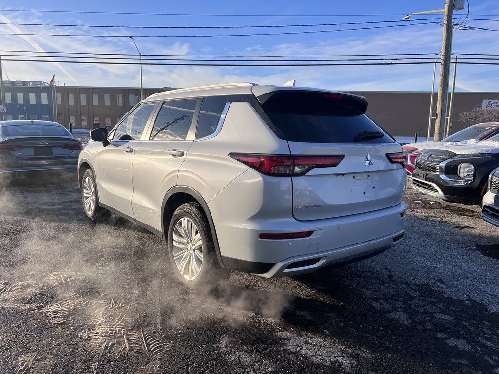 2024 Mitsubishi Outlander SE   S-AWC   7 PASS   PANO   HTD SEATS/STEERING in Oakville, Ontario - 6 - w1024h768px