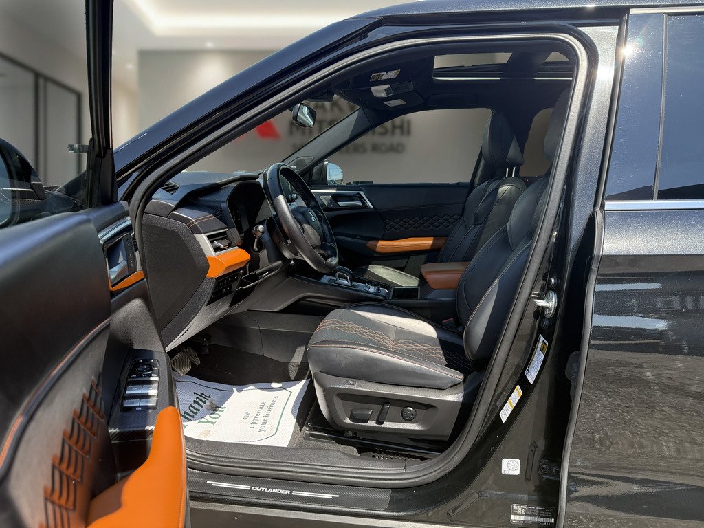 2024 Mitsubishi Outlander GT P  PHEV   PANO ROOF   LEATHER   NAV   360 in Oakville, Ontario - 11 - w1024h768px