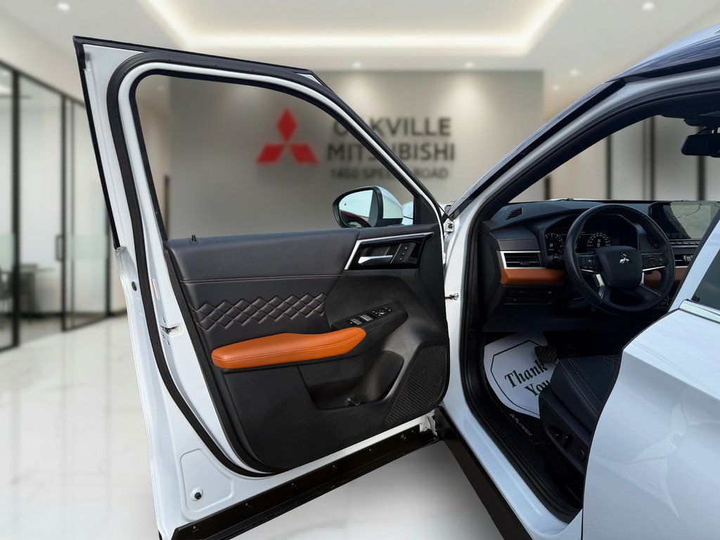 2024 Mitsubishi Outlander GT-P   CPO   RATES AS LOW AS 0.90%   7 PASS in Oakville, Ontario - 10 - w1024h768px