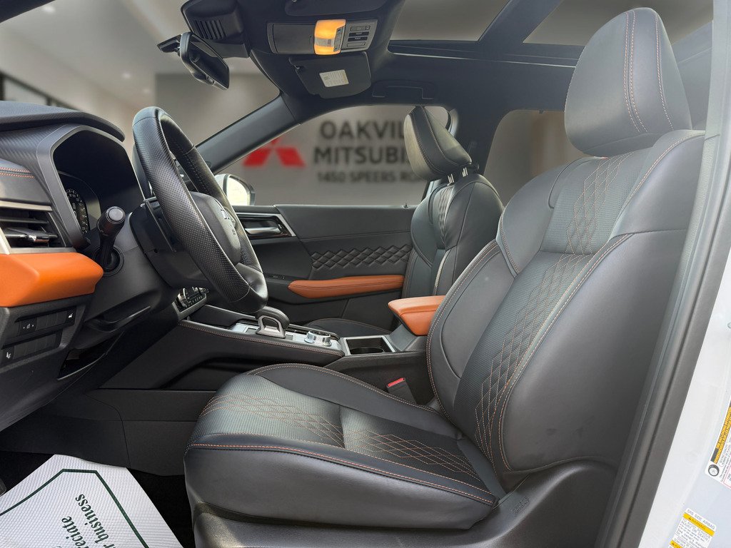2024 Mitsubishi Outlander GT-P   CPO   RATES AS LOW AS 0.90%   7 PASS in Oakville, Ontario - 12 - w1024h768px