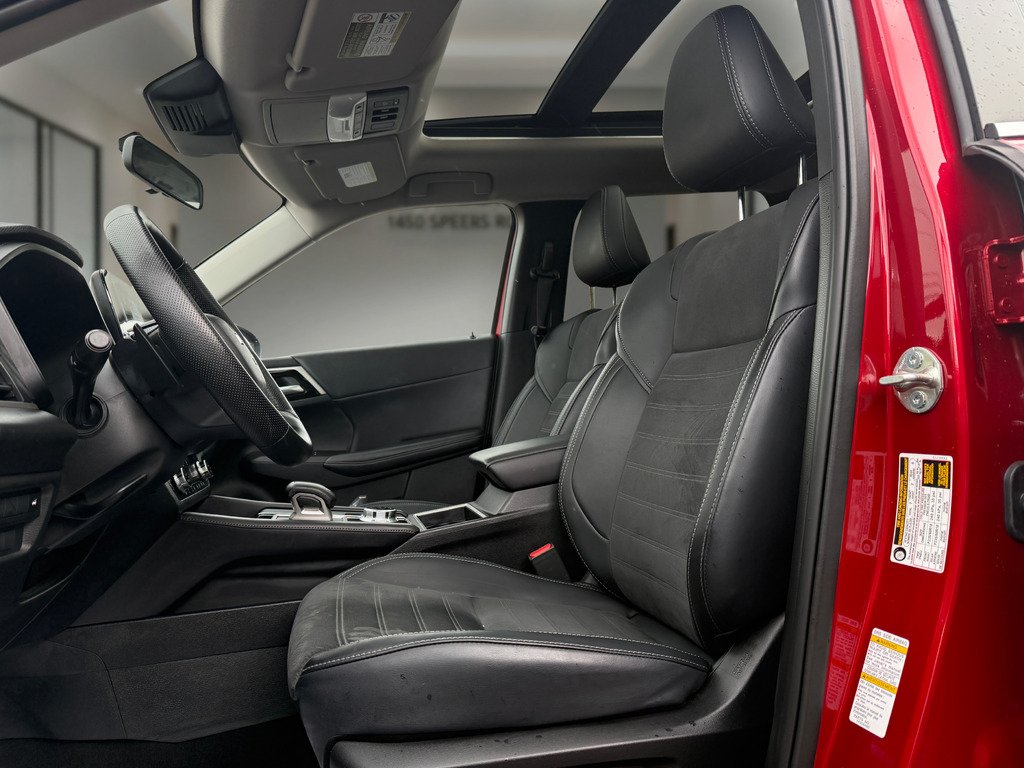 2024 Mitsubishi Outlander LE   S-AWC   RATES AS LOW AS 0.90 %   PANO   NAV in Oakville, Ontario - 12 - w1024h768px