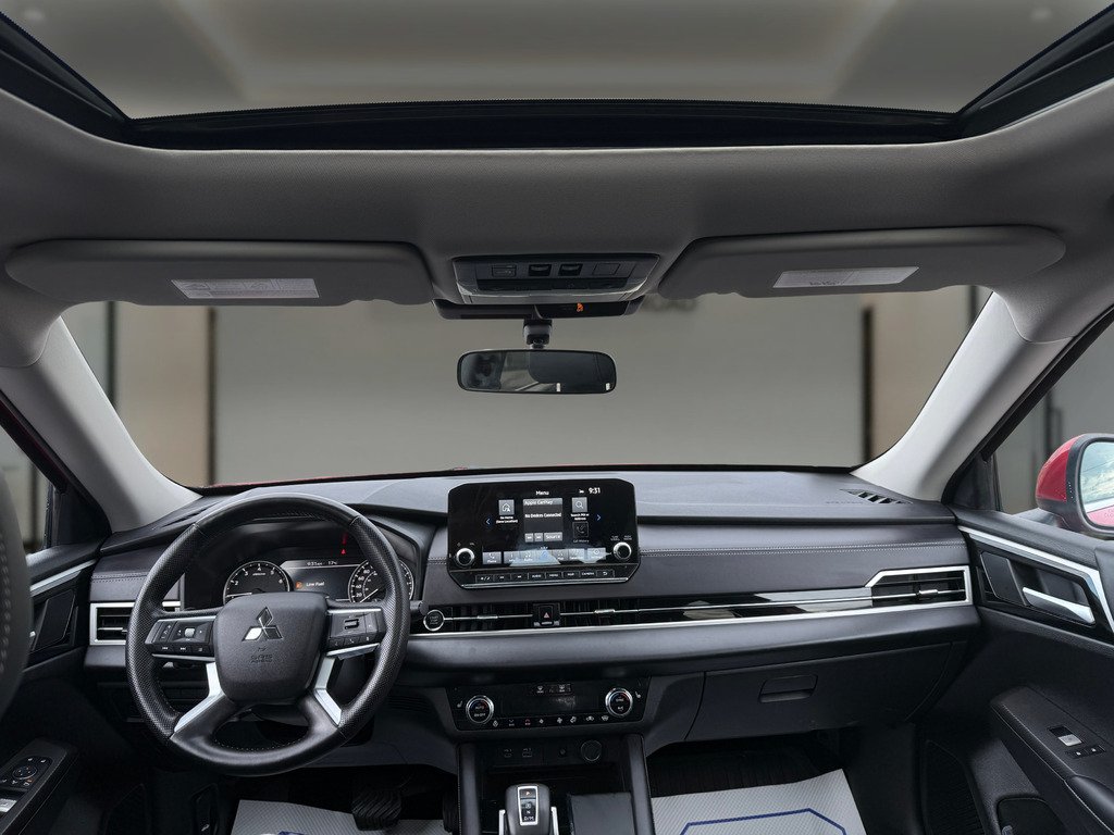 2024 Mitsubishi Outlander LE   S-AWC   RATES AS LOW AS 0.90 %   PANO   NAV in Oakville, Ontario - 18 - w1024h768px