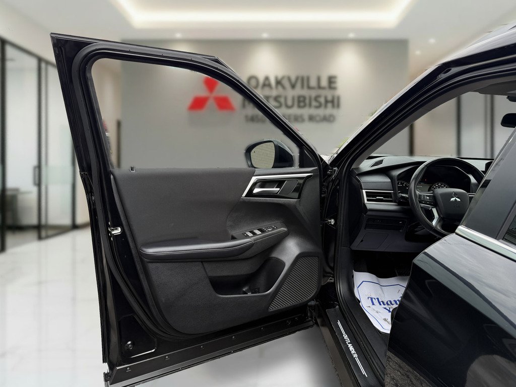 2024 Mitsubishi Outlander SE   S-AWC   CPO   RATES AS LOW AS 0.90% in Oakville, Ontario - 10 - w1024h768px