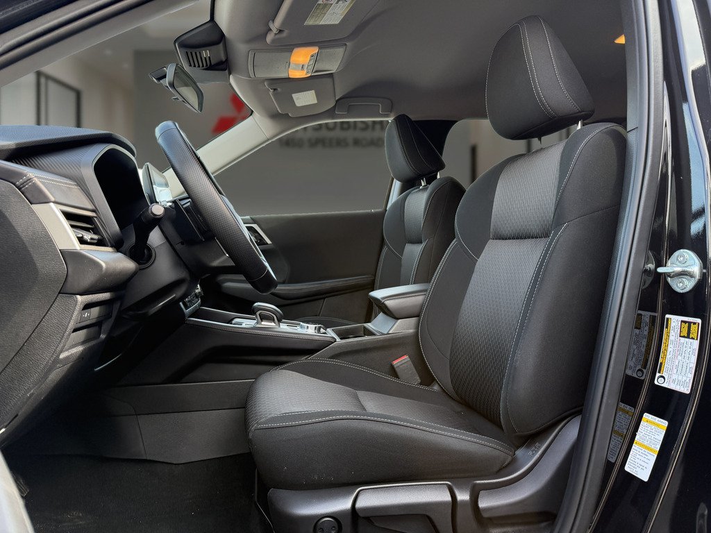 2024 Mitsubishi Outlander ES   S-AWC   B\U CAM   CARPLAY   HTD SEATS in Oakville, Ontario - 11 - w1024h768px