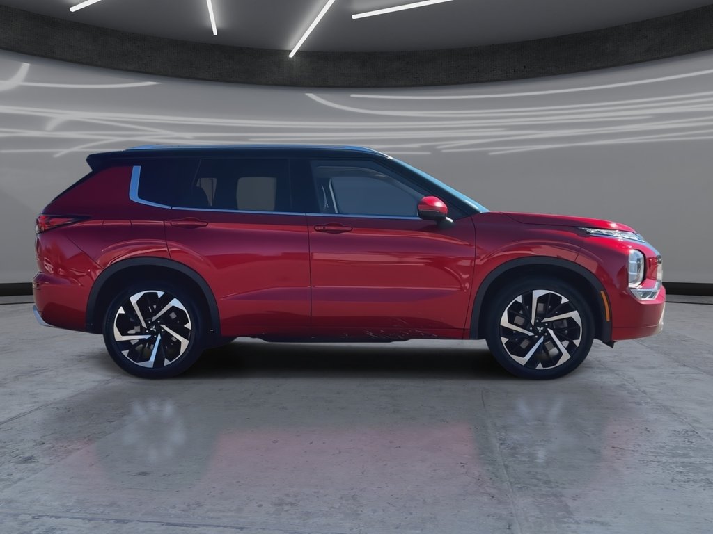 2024 Mitsubishi Outlander GT in Oakville, Ontario - 9 - w1024h768px