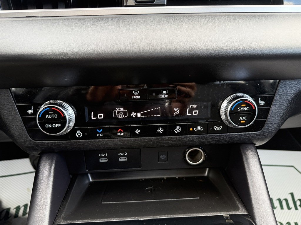 2025 Mitsubishi Outlander SE   S-AWC   7 PASS   PANO   CARPLAY   BLIND SPOT in Oakville, Ontario - 17 - w1024h768px