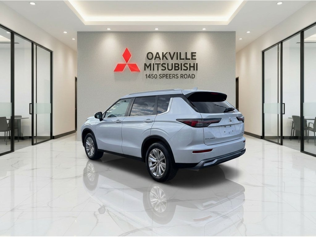 2025 Mitsubishi Outlander SE   S-AWC   7 PASS   PANO   CARPLAY   BLIND SPOT in Oakville, Ontario - 6 - w1024h768px