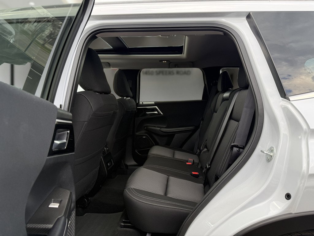 2025 Mitsubishi Outlander SE   S-AWC   7 PASS   PANO   CARPLAY   BLIND SPOT in Oakville, Ontario - 20 - w1024h768px