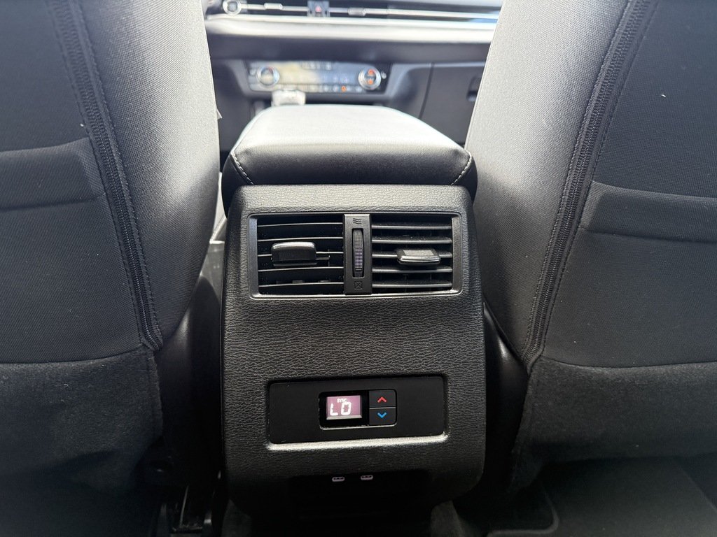 2025 Mitsubishi Outlander SE   S-AWC   7 PASS   PANO   CARPLAY   BLIND SPOT in Oakville, Ontario - 18 - w1024h768px