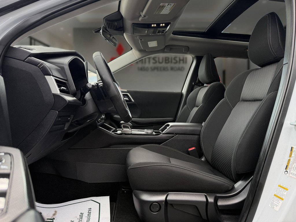2025 Mitsubishi Outlander SE   S-AWC   7 PASS   PANO   CARPLAY   BLIND SPOT in Oakville, Ontario - 12 - w1024h768px