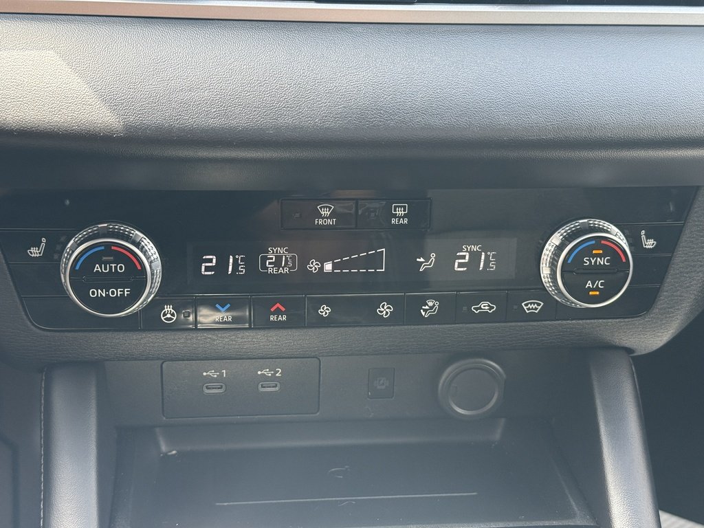 2025 Mitsubishi Outlander SE   S-AWC   CPO   RATES AS LOW AS 0.90% in Oakville, Ontario - 20 - w1024h768px