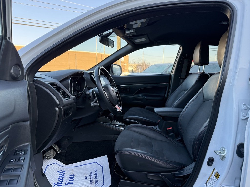 2023 Mitsubishi RVR LE   AWC   CPO   RATES AS LOW AS 0.90% in Oakville, Ontario - 11 - w1024h768px