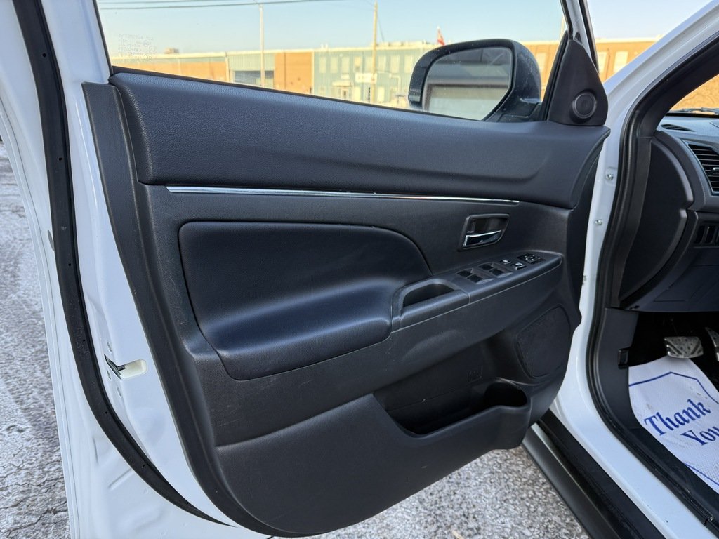 2023 Mitsubishi RVR LE   AWC   CPO   RATES AS LOW AS 0.90% in Oakville, Ontario - 10 - w1024h768px