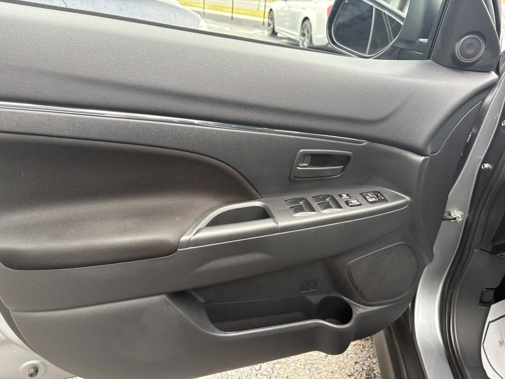 2024 Mitsubishi RVR ES   AWC   CPO   BU CAM   RATES AS LOW AS 0.90% in Oakville, Ontario - 10 - w1024h768px