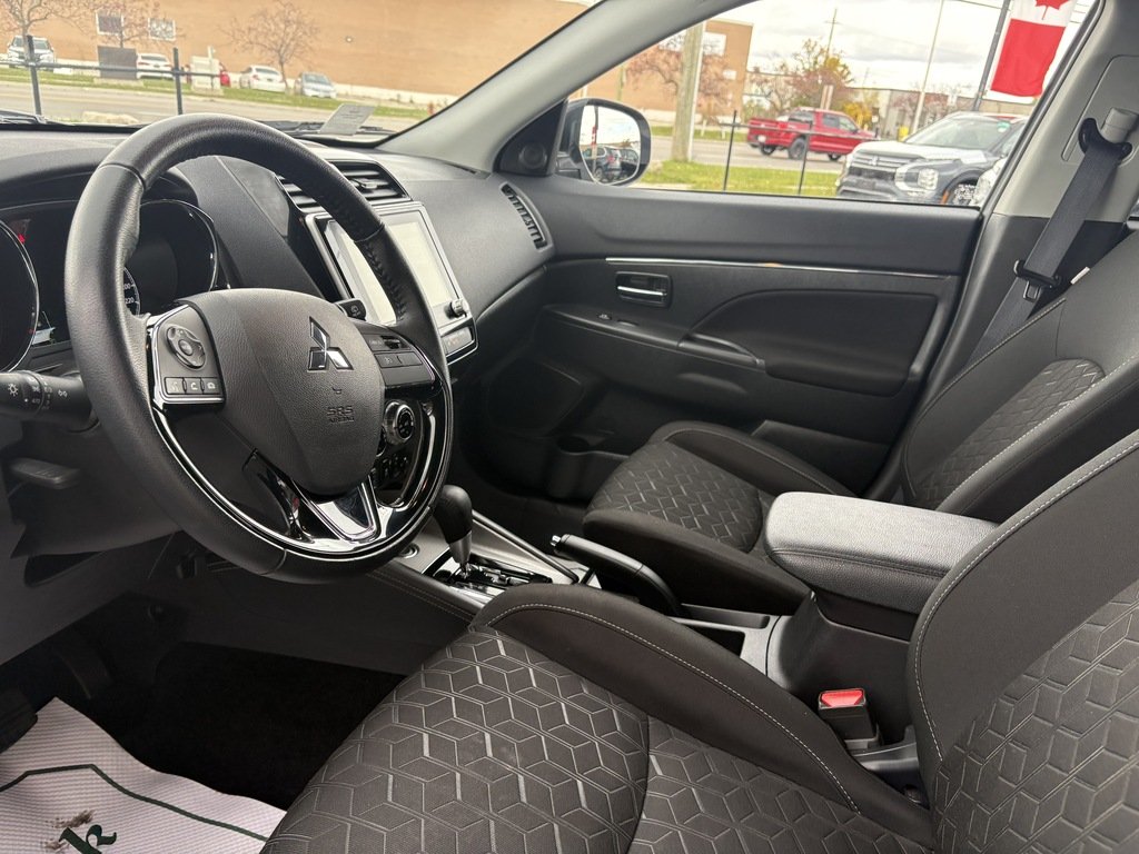 2024 Mitsubishi RVR SE   AWC   BLIND SPOT   HTD SEATS   CARPLAY in Oakville, Ontario - 12 - w1024h768px