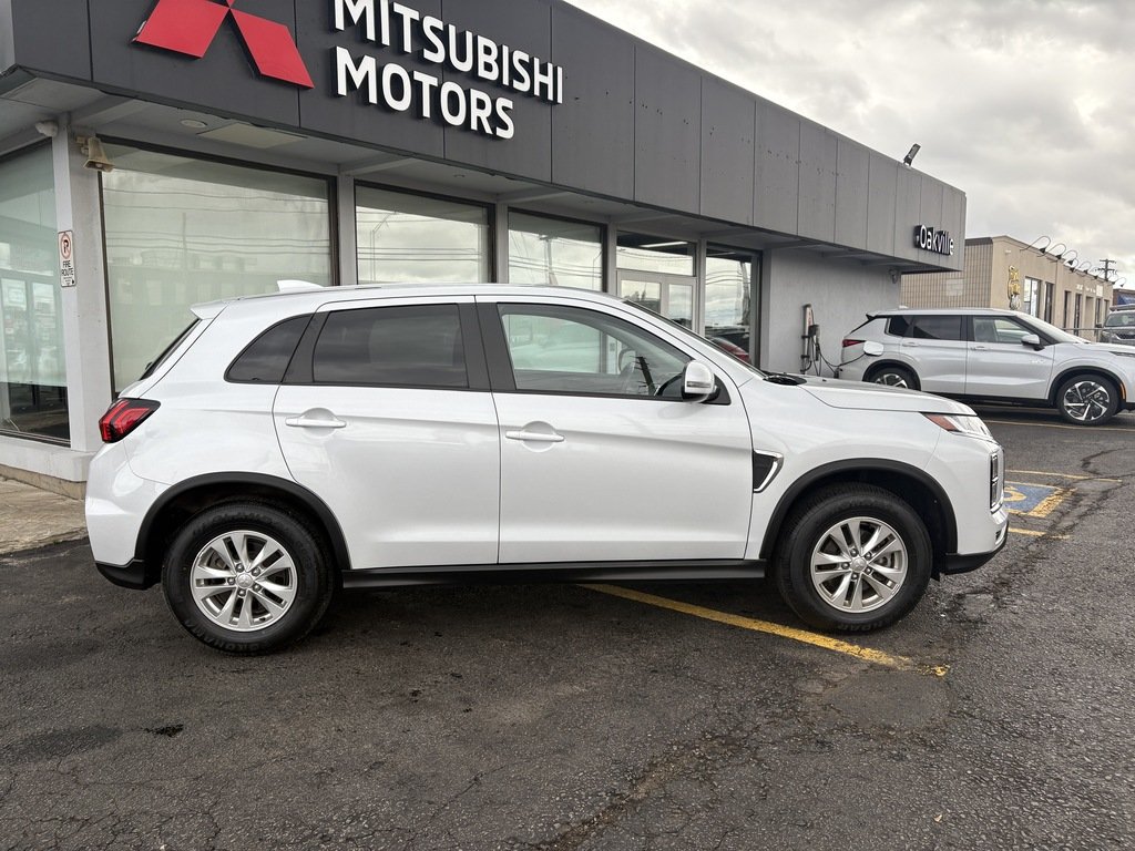 2024 Mitsubishi RVR SE   AWC   BLIND SPOT   HTD SEATS   CARPLAY in Oakville, Ontario - 9 - w1024h768px