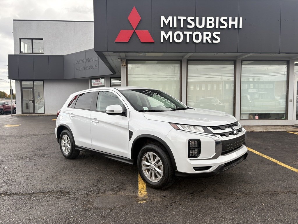 2024 Mitsubishi RVR SE   AWC   BLIND SPOT   HTD SEATS   CARPLAY in Oakville, Ontario - 2 - w1024h768px