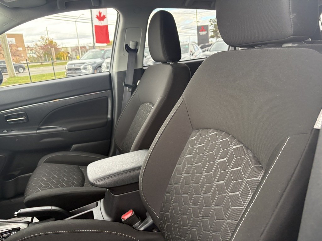 2024 Mitsubishi RVR SE   AWC   BLIND SPOT   HTD SEATS   CARPLAY in Oakville, Ontario - 11 - w1024h768px